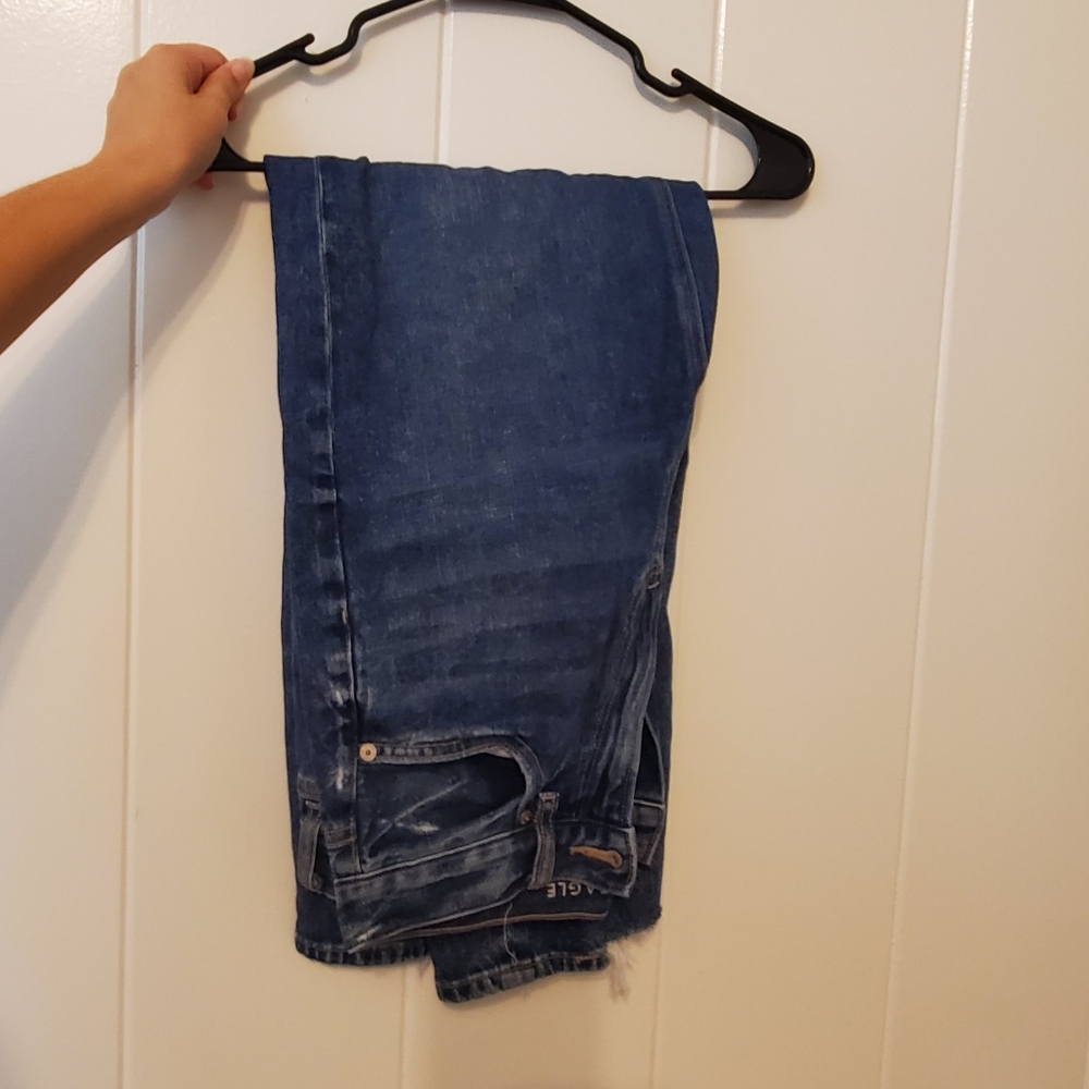 Size 4 American Eagle Relaxed Mom Jean